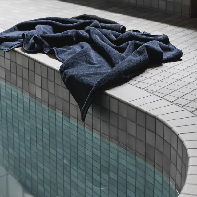 Høie Spa håndkle - Mørk blå (50 x 90 cm)